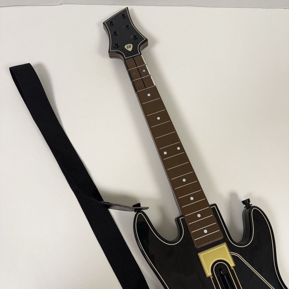 Guitar Hero Live Guitar for XBOX 360/PS4 Black Activison No Dongle Model 0000654 - Picture 4 of 14